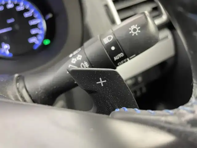 スバル レヴォーグ 1．6GT－S アイサイト 大阪府 2015(平27)年 5.1万km クリスタルホワイトP アイサイトVer3/　・プリクラッシュブレーキ/　・アクティブレーンキープ/　・車線逸脱ふらつき警報/　・誤発進抑制制御機能　/　・全車速追従機能付クルーズコントロール/純正メモリナビ/　　CD/DVD/BT/フルセグTV/バックカメラ/LEDオートライト/フォグランプ/レザーシート/パワーシート/シートヒーター/純正18インチアルミホイール/パドルシフト/コーナーセンサー/スマートキー/ETC