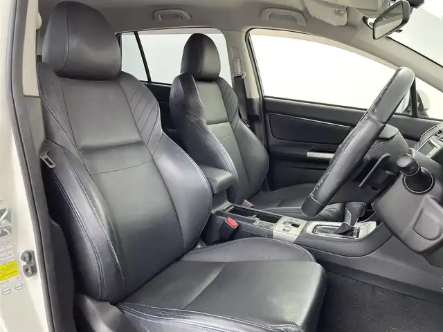 スバル レヴォーグ 1．6GT－S アイサイト 大阪府 2015(平27)年 5.1万km クリスタルホワイトP アイサイトVer3/　・プリクラッシュブレーキ/　・アクティブレーンキープ/　・車線逸脱ふらつき警報/　・誤発進抑制制御機能　/　・全車速追従機能付クルーズコントロール/純正メモリナビ/　　CD/DVD/BT/フルセグTV/バックカメラ/LEDオートライト/フォグランプ/レザーシート/パワーシート/シートヒーター/純正18インチアルミホイール/パドルシフト/コーナーセンサー/スマートキー/ETC