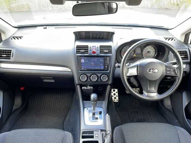 スバル インプレッサ ＸＶ 2．0i－L アイサイト 青森県 2013(平25)年 6.7万km サテンホワイトパール ・4WD/・アイサイト/・衝突軽減ブレーキ/・レーダークルーズコントロール/・レーンキープアシスト/・社外ナビ/・Bluetooth/・フルセグ/・ドライブレコーダー/・バックカメラ/・ETC/・プッシュスタート/・スマートキー/・純正17AW/・純正LEDヘッドライト/・純正フォグ/・パドルシフト/・パワーシート