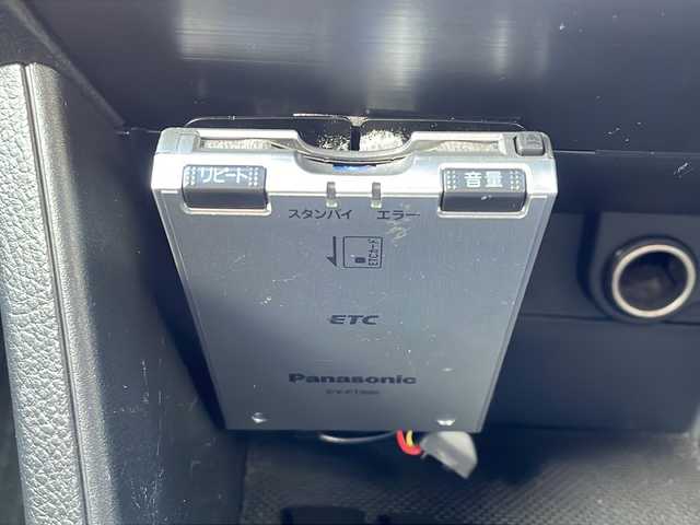 スバル インプレッサ ＸＶ 2．0i－L アイサイト 青森県 2013(平25)年 6.7万km サテンホワイトパール ・4WD/・アイサイト/・衝突軽減ブレーキ/・レーダークルーズコントロール/・レーンキープアシスト/・社外ナビ/・Bluetooth/・フルセグ/・ドライブレコーダー/・バックカメラ/・ETC/・プッシュスタート/・スマートキー/・純正17AW/・純正LEDヘッドライト/・純正フォグ/・パドルシフト/・パワーシート