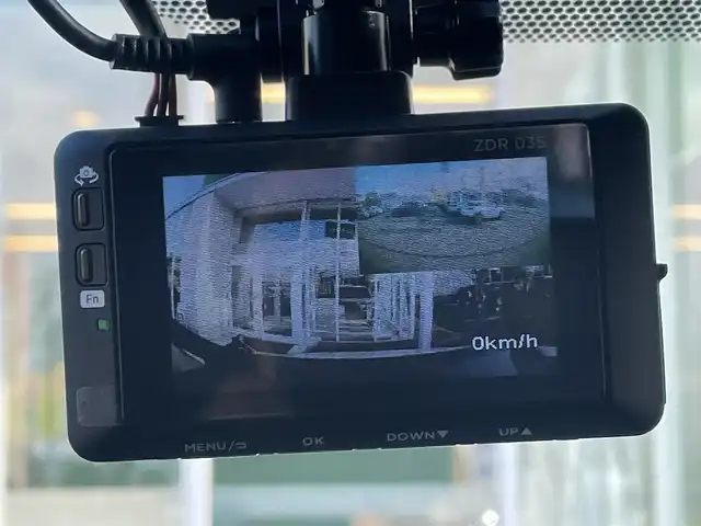 トヨタ アルファード S タイプゴールドⅡ 道央・札幌 2021(令3)年 5万km ホワイトパールクリスタルシャイン ・4WD/・寒冷地仕様/・純正ディスプレイオーディオ/（フルセグ/AM/FM/CD/DVD/BT）/・純正フリップダウンモニター/・純正エンジンスターター/・社外ドライブレコーダー前後/・純正ビルトインETC/・バックモニター/・デジタルインナーミラー/・両側パワースライドドア/・衝突軽減ブレーキ/・クルーズコントロール（追従機能付）/・コーナーセンサー/・レーンキープアシスト/・ハーフレザーシート/・オートエアコン/・純正　18インチAW（スタッドレス）/・電動バックドア/・後席オットマン/・ドアバイザー/・ステアリングスイッチ/・オートブレーキホールド/・電動パーキングブレーキ/・LEDヘッドライト/・LEDフォグランプ/・リアフォグランプ/・ワイパーデアイサー/・オートライト/・オートハイビーム/・SOSコール/・盗難防止装置/・ABS/・横滑り防止装置/・スマートキー/・プッシュスタート/・スペアキー/・社外フロアマット