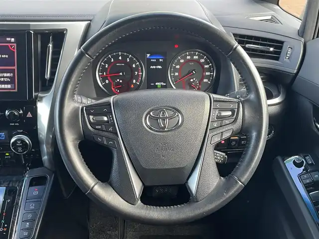 トヨタ アルファード S タイプゴールドⅡ 道央・札幌 2021(令3)年 5万km ホワイトパールクリスタルシャイン ・4WD/・寒冷地仕様/・純正ディスプレイオーディオ/（フルセグ/AM/FM/CD/DVD/BT）/・純正フリップダウンモニター/・純正エンジンスターター/・社外ドライブレコーダー前後/・純正ビルトインETC/・バックモニター/・デジタルインナーミラー/・両側パワースライドドア/・衝突軽減ブレーキ/・クルーズコントロール（追従機能付）/・コーナーセンサー/・レーンキープアシスト/・ハーフレザーシート/・オートエアコン/・純正　18インチAW（スタッドレス）/・電動バックドア/・後席オットマン/・ドアバイザー/・ステアリングスイッチ/・オートブレーキホールド/・電動パーキングブレーキ/・LEDヘッドライト/・LEDフォグランプ/・リアフォグランプ/・ワイパーデアイサー/・オートライト/・オートハイビーム/・SOSコール/・盗難防止装置/・ABS/・横滑り防止装置/・スマートキー/・プッシュスタート/・スペアキー/・社外フロアマット