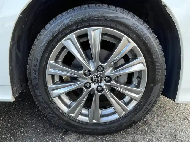 トヨタ アルファード S タイプゴールドⅡ 道央・札幌 2021(令3)年 5万km ホワイトパールクリスタルシャイン ・4WD/・寒冷地仕様/・純正ディスプレイオーディオ/（フルセグ/AM/FM/CD/DVD/BT）/・純正フリップダウンモニター/・純正エンジンスターター/・社外ドライブレコーダー前後/・純正ビルトインETC/・バックモニター/・デジタルインナーミラー/・両側パワースライドドア/・衝突軽減ブレーキ/・クルーズコントロール（追従機能付）/・コーナーセンサー/・レーンキープアシスト/・ハーフレザーシート/・オートエアコン/・純正　18インチAW（スタッドレス）/・電動バックドア/・後席オットマン/・ドアバイザー/・ステアリングスイッチ/・オートブレーキホールド/・電動パーキングブレーキ/・LEDヘッドライト/・LEDフォグランプ/・リアフォグランプ/・ワイパーデアイサー/・オートライト/・オートハイビーム/・SOSコール/・盗難防止装置/・ABS/・横滑り防止装置/・スマートキー/・プッシュスタート/・スペアキー/・社外フロアマット