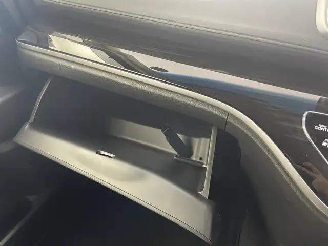 ホンダ オデッセイ ハイブリッド アブソルート・EXホンダセンジング 埼玉県 2017(平29)年 4.3万km プレミアムヴィーナスブラックP ホンダセンシング/　CMBS（衝突軽減ブレーキ）/　ACC（アダプティブクルーズコントロール）/　LKAS（車線維持支援システム）/純正9インチメモリナビ　（VXM-185VFNi）/　DTV CD DVD BT USB HDMI iPod/両側パワースライドドア/全方位カメラ/純正フリップダウンモニター/後席スモーク/ウォークスルー/横滑り防止装置/ビルトインETC2.0/エンジンスタートボタン/スマートキー/スペアキー/オートライト/純正LEDヘッドライト＆フォグランプ/純正アルミホイール