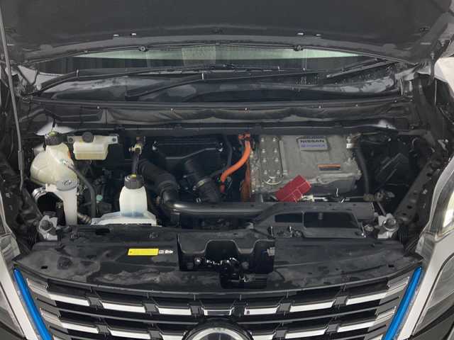 日産 セレナ e－パワー ハイウェイスター V 沖縄県 2020(令2)年 7万km ダークメタルグレー 県外仕入　/禁煙車　/プロパイロット　/純正ナビ/（フルセグTV CD DVD Bluetooth）　/アラウンドビューモニター　/純正フリップダウンモニター　/両側パワースライドドア　/ブラインドスポットモニター/前方ドライブレコーダー/デジタルインナーミラー　/ビルトインＥＴＣ/ETC/エマージェンシーブレーキ/レーンアシスト