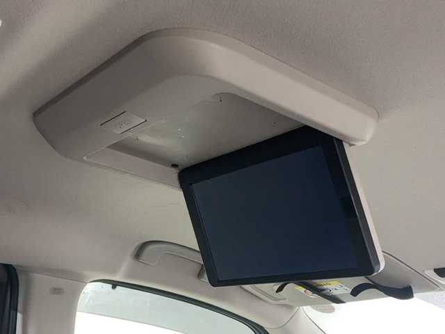 日産 セレナ e－パワー ハイウェイスター V 沖縄県 2020(令2)年 7万km ダークメタルグレー 県外仕入　/禁煙車　/プロパイロット　/純正ナビ/（フルセグTV CD DVD Bluetooth）　/アラウンドビューモニター　/純正フリップダウンモニター　/両側パワースライドドア　/ブラインドスポットモニター/前方ドライブレコーダー/デジタルインナーミラー　/ビルトインＥＴＣ/ETC/エマージェンシーブレーキ/レーンアシスト