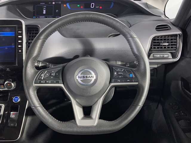 日産 セレナ e－パワー ハイウェイスター V 沖縄県 2020(令2)年 7万km ダークメタルグレー 県外仕入　/禁煙車　/プロパイロット　/純正ナビ/（フルセグTV CD DVD Bluetooth）　/アラウンドビューモニター　/純正フリップダウンモニター　/両側パワースライドドア　/ブラインドスポットモニター/前方ドライブレコーダー/デジタルインナーミラー　/ビルトインＥＴＣ/ETC/エマージェンシーブレーキ/レーンアシスト