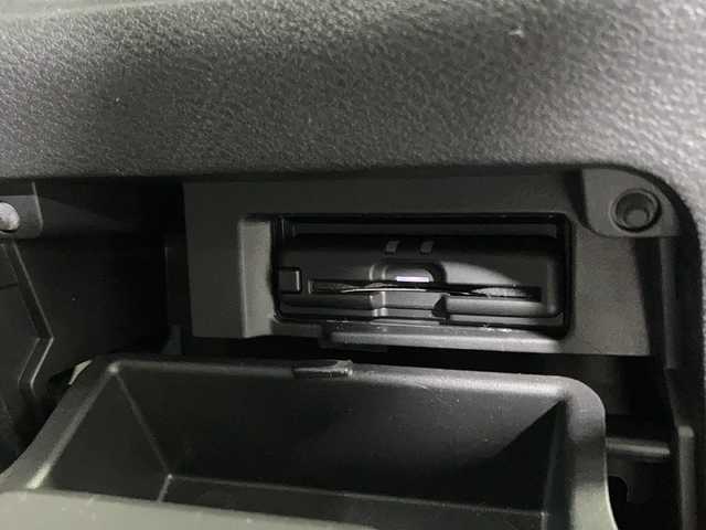 日産 セレナ e－パワー ハイウェイスター V 沖縄県 2020(令2)年 7万km ダークメタルグレー 県外仕入　/禁煙車　/プロパイロット　/純正ナビ/（フルセグTV CD DVD Bluetooth）　/アラウンドビューモニター　/純正フリップダウンモニター　/両側パワースライドドア　/ブラインドスポットモニター/前方ドライブレコーダー/デジタルインナーミラー　/ビルトインＥＴＣ/ETC/エマージェンシーブレーキ/レーンアシスト