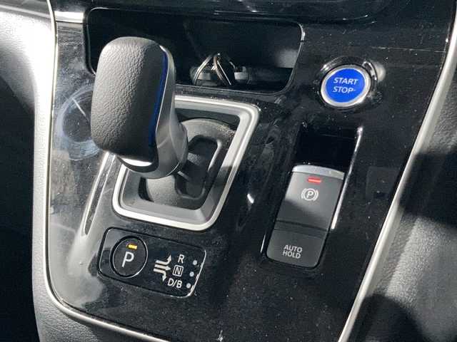 日産 セレナ e－パワー ハイウェイスター V 沖縄県 2020(令2)年 7万km ダークメタルグレー 県外仕入　/禁煙車　/プロパイロット　/純正ナビ/（フルセグTV CD DVD Bluetooth）　/アラウンドビューモニター　/純正フリップダウンモニター　/両側パワースライドドア　/ブラインドスポットモニター/前方ドライブレコーダー/デジタルインナーミラー　/ビルトインＥＴＣ/ETC/エマージェンシーブレーキ/レーンアシスト