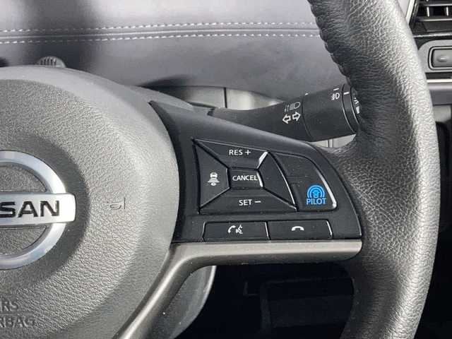 日産 セレナ e－パワー ハイウェイスター V 沖縄県 2020(令2)年 7万km ダークメタルグレー 県外仕入　/禁煙車　/プロパイロット　/純正ナビ/（フルセグTV CD DVD Bluetooth）　/アラウンドビューモニター　/純正フリップダウンモニター　/両側パワースライドドア　/ブラインドスポットモニター/前方ドライブレコーダー/デジタルインナーミラー　/ビルトインＥＴＣ/ETC/エマージェンシーブレーキ/レーンアシスト