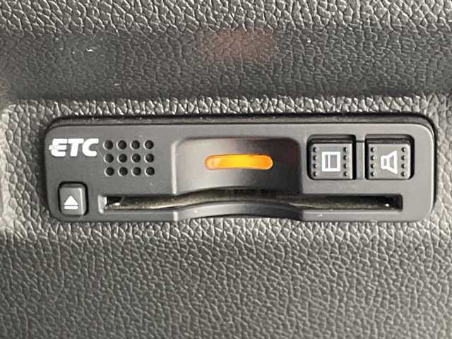 ホンダ フリード ハイブリット EX 岐阜県 2018(平30)年 5.6万km ホワイトオーキッドパール 純正9インチメモリナビ（VXM-197VFNi）/フルセグ/BT/DVD/バックカメラ/ホンダセンシング/・衝突軽減ブレーキ/・アダプティブクルーズコントロール/・車線維持支援システム/・路外逸脱抑制機能/・先行車発進お知らせ機能/・誤発進抑制機能/・後方誤発進抑制機能/ビルトインETC/社外ドライブ/ハーフレザーシート/前席シートヒーター/本革ステアリング/ステアリングスイッチ/LEDオートライト/パーキングセンサー/純正フロアマット/GPSレーダー探知機/サイドバイザー/純正15インチAW/プッシュスタート/サンシェード