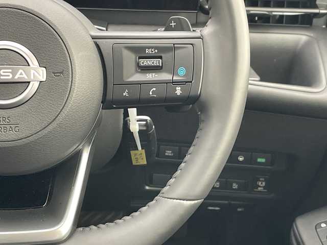 日産 セレナ ハイウェイスター V 愛知県 2025(令7)年 0.9万km プリズムホワイト プロパイロット/ディスプレイオーディオナビ/両側パワースライドドア/レーダークルーズコントロール/バックカメラ/ハンズフリースライドドア/コーナーセンサー/純正アルミホイール/ブラインドスポットモニター/LEDヘッドライト/パドルシフト/リアオートエアコン/オートマチックハイビーム/ドライブレコーダー/ETC/ステアリングスイッチ/スマートキー/プッシュスタート