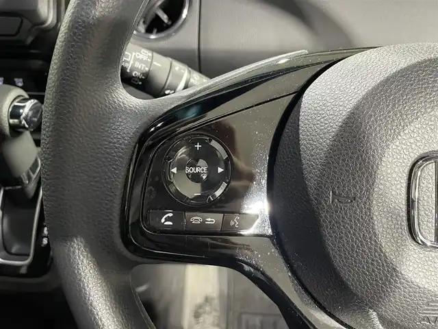 ホンダ Ｎ ＢＯＸ カスタム L 青森県 2023(令5)年 0.8万km プラチナホワイトパール ワンオーナー/純正14AW/純正フロアマット/両側パワースライドドア/フォグランプ/コーナーセンサー/ベンチシート/シートヒーター前席/クルーズコントロール/衝突軽減ブレーキ/車線逸脱警報/アイドリングストップ/ヒルスタートアシスト/盗難防止警報/横滑り防止機能/電動パーキング/USB/スペアキー/社外14AW冬タイヤ積込（155/65/14）/保証書/取扱説明書