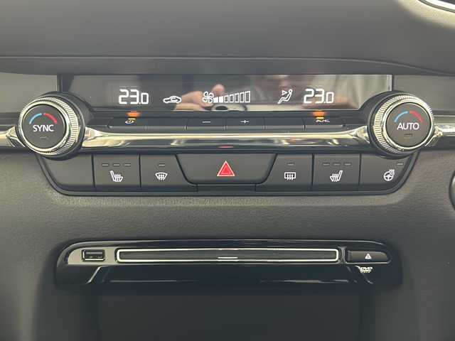 マツダ ＣＸ－３０ X プロアクティブツーリングセレクション 道央・札幌 2020(令2)年 0.7万km ディープクリスタルブルーマイカ ・４WD/・衝突被害軽減システム/・純正ナビ/・フルセグTV/DVD/CD/Bluetooth/・全方位カメラ/・パワーバックドア/・追従走行クルーズコントロール/・アイドリングストップ/・ダウンヒルアシストコントロール/・横滑防止機能/・スマートキー/スペアキー/・革巻ステアリング/・ステアリングリモコン/ステアリングヒーター/・前席シートヒーター/運転席パワーシート/・ハーフレザーシート/・オートライト/LEDヘッドライト/・フォグランプ/・純正フロアマット/・純正アルミホイール/・前後コーナーセンサー/・ETC