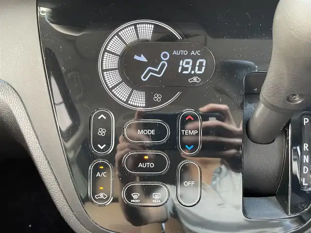 日産 デイズ ルークス HWS X Vセレクション 滋賀県 2018(平30)年 2.2万km ピンクゴールドM 純正ナビ/（CD/DVD/SD/Bluetooth/AUX/フルセグTV）/アラウンドビューモニター/前後ドライブレコーダー/両側電動スライドドア/エマージェンシーブレーキ/車線逸脱警報/ハーフレザーシート/LEDヘッドライト/フォグランプ/オートヘッドライト/オートマチックハイビーム/革巻きステアリング/ステアリングリモコン/リアサーキュレーター/リアロールサンシェイド/純正アルミホイール/純正フロアマット/スペアキー/オートリトラーミラー