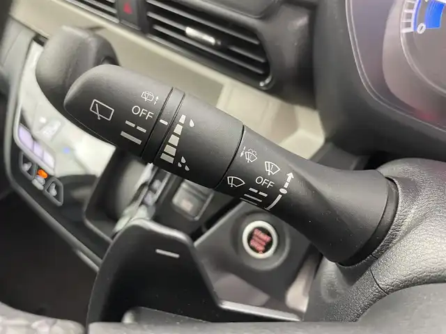 三菱 デリカミニ T プレミアム 富山県 2023(令5)年 0.5万km ＤグリーンⅡ 4WD/社外ナビ（AM/FM/CD/DVD/SD/BT）/フルセグTV/アラウンドビューモニター/衝突被害軽減ブレーキシステム/マイパイロット/アダプティブクルーズコントロール/車線逸脱防止支援機能/オートマチックハイビーム/LEDヘッドライト/ハーフレザーシート/前席シートヒーター/ステアリングヒーター/デジタルインナーミラー/パドルシフト/コーナーセンサー前後/ダウンヒルアシストコントロール/純正15インチAW/スマートキー×２/プッシュスタート/取扱説明書/保証書/社外フロアマット