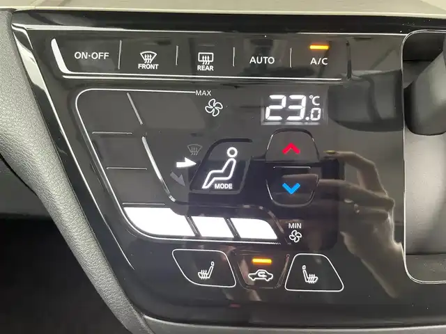 三菱 デリカミニ T プレミアム 富山県 2023(令5)年 0.5万km ＤグリーンⅡ 4WD/社外ナビ（AM/FM/CD/DVD/SD/BT）/フルセグTV/アラウンドビューモニター/衝突被害軽減ブレーキシステム/マイパイロット/アダプティブクルーズコントロール/車線逸脱防止支援機能/オートマチックハイビーム/LEDヘッドライト/ハーフレザーシート/前席シートヒーター/ステアリングヒーター/デジタルインナーミラー/パドルシフト/コーナーセンサー前後/ダウンヒルアシストコントロール/純正15インチAW/スマートキー×２/プッシュスタート/取扱説明書/保証書/社外フロアマット