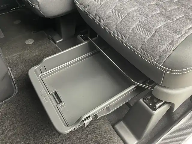 三菱 デリカミニ T プレミアム 富山県 2023(令5)年 0.5万km ＤグリーンⅡ 4WD/社外ナビ（AM/FM/CD/DVD/SD/BT）/フルセグTV/アラウンドビューモニター/衝突被害軽減ブレーキシステム/マイパイロット/アダプティブクルーズコントロール/車線逸脱防止支援機能/オートマチックハイビーム/LEDヘッドライト/ハーフレザーシート/前席シートヒーター/ステアリングヒーター/デジタルインナーミラー/パドルシフト/コーナーセンサー前後/ダウンヒルアシストコントロール/純正15インチAW/スマートキー×２/プッシュスタート/取扱説明書/保証書/社外フロアマット