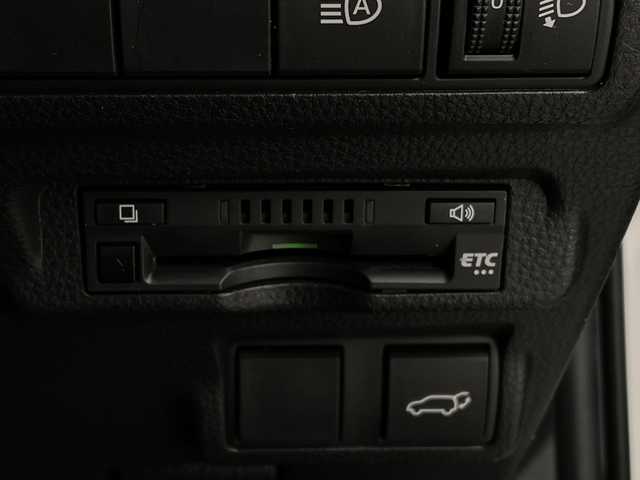 トヨタ カローラ クロス ハイブリッド Z 新潟県 2021(令3)年 5.2万km プラチナホワイトパールマイカ 禁煙車/ワンオーナー/純正ディスプレイオーディオ/　フルセグ/USB/Bluetooth/Miracast/　ナビ無料期間終了/バックカメラ/コーナーセンサー/ハーフレザーシート/前席シートヒーター/運転席パワーシート/パワーバックドア/LEDヘッドライト/オートライト/フォグランプ/オートハイビーム/レーダークルーズコントロール/電動格納式ミラー/ETC/社外ルミ付きスタッドレス/　（積み込み８mm）/新車時保証書/取扱説明書/スペアキー