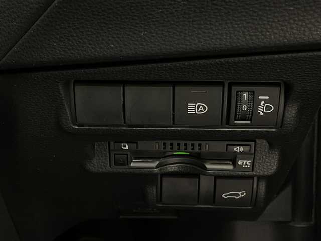 トヨタ カローラ クロス ハイブリッド Z 新潟県 2021(令3)年 5.2万km プラチナホワイトパールマイカ 禁煙車/ワンオーナー/純正ディスプレイオーディオ/　フルセグ/USB/Bluetooth/Miracast/　ナビ無料期間終了/バックカメラ/コーナーセンサー/ハーフレザーシート/前席シートヒーター/運転席パワーシート/パワーバックドア/LEDヘッドライト/オートライト/フォグランプ/オートハイビーム/レーダークルーズコントロール/電動格納式ミラー/ETC/社外ルミ付きスタッドレス/　（積み込み８mm）/新車時保証書/取扱説明書/スペアキー