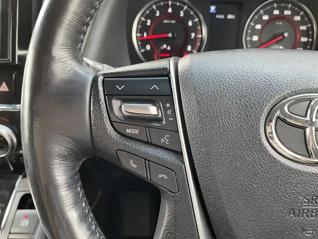トヨタ ヴェルファイア Z Gエディション 千葉県 2019(令1)年 3.8万km ブラック 純正10インチナビ/(BT/AM/FM/CD/DVD/フルセグTV)/バックカメラ/純正フリップダウンモニター/サンルーフ/衝突被害軽減システム/車線逸脱警報/クルーズコントロール/レザーシート/両側パワースライドドア/横滑り防止装置/ETC/ドライブレコーダー/LEDヘッドライト/フォグランプ/オートライト/ウィンカーミラー/電動格納ミラー/純正18インチAW/シートヒーター/エアシート/シートリフター/ステアリングヒーター/プッシュスタート/スマートキー/フロアマット/ドアバイザー/スペアキー/取扱説明書/保証書
