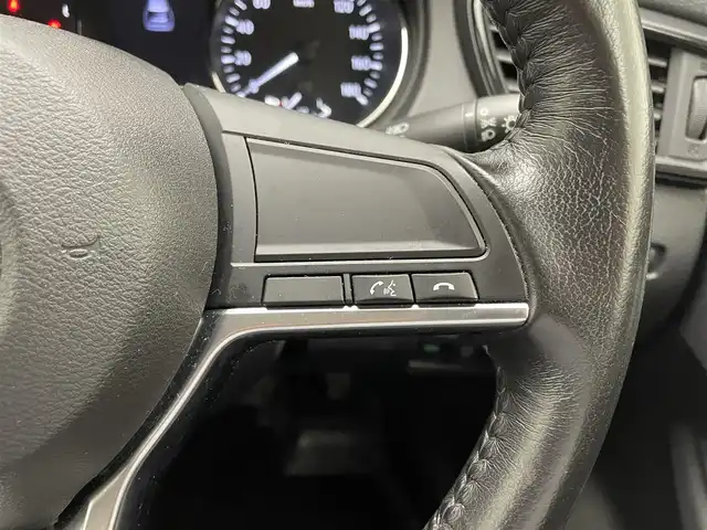 日産 エクストレイル 20X 兵庫県 2018(平30)年 5.3万km ブリリアントホワイトパール 純正9インチナビ/フルセグ C D DVD BD MSV BT AUX/アラウンドビューモニター/エマージェンシーブレーキ/LDA/進入禁止警報/デジタルインナーミラー/パワーバックドア/ETC/ダウンヒルアシストコントロール/スマートキー/ドアバイザー/純正18インチアルミホイール
