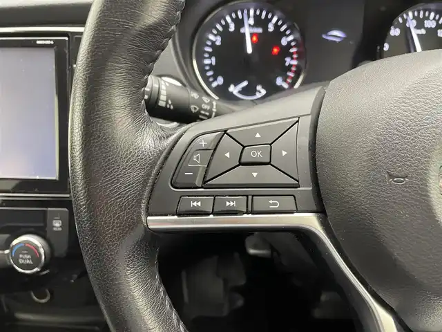 日産 エクストレイル 20X 兵庫県 2018(平30)年 5.3万km ブリリアントホワイトパール 純正9インチナビ/フルセグ C D DVD BD MSV BT AUX/アラウンドビューモニター/エマージェンシーブレーキ/LDA/進入禁止警報/デジタルインナーミラー/パワーバックドア/ETC/ダウンヒルアシストコントロール/スマートキー/ドアバイザー/純正18インチアルミホイール