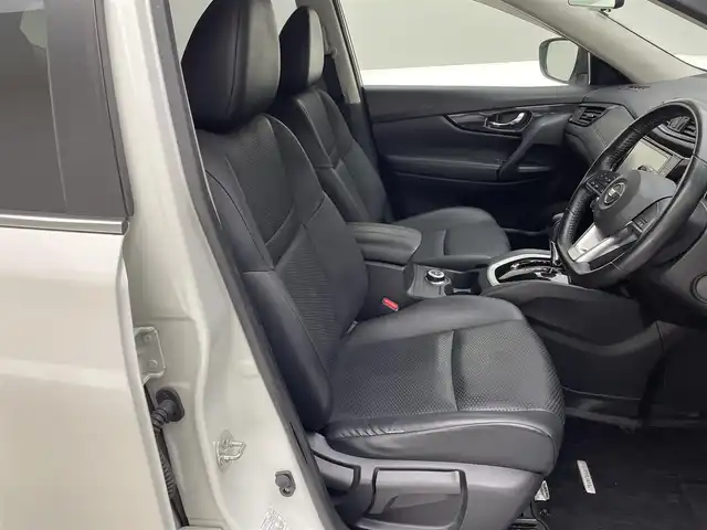 日産 エクストレイル 20X 兵庫県 2018(平30)年 5.3万km ブリリアントホワイトパール 純正9インチナビ/フルセグ C D DVD BD MSV BT AUX/アラウンドビューモニター/エマージェンシーブレーキ/LDA/進入禁止警報/デジタルインナーミラー/パワーバックドア/ETC/ダウンヒルアシストコントロール/スマートキー/ドアバイザー/純正18インチアルミホイール