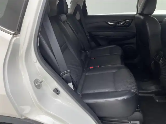 日産 エクストレイル 20X 兵庫県 2018(平30)年 5.3万km ブリリアントホワイトパール 純正9インチナビ/フルセグ C D DVD BD MSV BT AUX/アラウンドビューモニター/エマージェンシーブレーキ/LDA/進入禁止警報/デジタルインナーミラー/パワーバックドア/ETC/ダウンヒルアシストコントロール/スマートキー/ドアバイザー/純正18インチアルミホイール