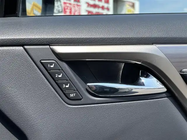 レクサス ＲＸ 300 Fスポーツ 大分県 2019(令1)年 2.9万km ブラック ・純正ナビ(BT/CD/DVD/SD/AUX/USB/Miracast)/・全方位カメラ/・フルセグテレビ/・ムーンルーフ/・ヘッドアップディスプレイ/・テレビキャンセラー/・AC100V/・レーダークルーズコントロール/・ドライブレコーダー/・ETC 2.0/・プリクラッシュセーフティ/・ブラインドスポットモニター/・パドルシフト/・ステアリングリモコン/・ステアリングヒーター/・パワーシート/・シートメモリー/・シートヒーター/・シートクーラー/・ブレーキホールド/・電動リアゲート/・スマートキー/・プッシュスタートボタン/・純正アルミホイール