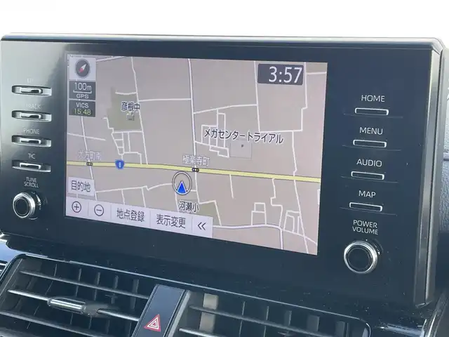 トヨタ ランドクルーザー ZX 滋賀県 2022(令4)年 1.5万km プレシャスホワイトパール ワンオーナー/電動サンルーフ/純正9型ディスプレイ/・Bluetooth/フルセグ/・CD/DVD/アラウンドビューモニター/ウッドコンビステアリング/ステアリングリモコン/ステアリングヒーター/ETC2.0/前後ドライブレコーダー/黒革シート/前席パワーシート/全席シートベンチレーション/全席シートヒーター/マルチテレインセレクト/電動デフロック/パワーバックドア/トヨタセーフティセンス/・レーダークルーズコントロール/・レーンディパーチャーアラート/・ブラインドスポットモニター/・プリクラッシュセーフティ/・クリアランスソナー/・リヤクロストラフィックアラート/・ロードサインアシスト/・ヘッドアップディスプレイ/プロジェクター式LEDヘッドランプ/フォグライト/オートハイビーム/指紋認証スタートスイッチ/スマートキー