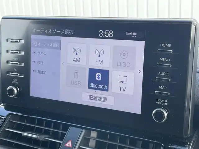 トヨタ ランドクルーザー ZX 滋賀県 2022(令4)年 1.5万km プレシャスホワイトパール ワンオーナー/電動サンルーフ/純正9型ディスプレイ/・Bluetooth/フルセグ/・CD/DVD/アラウンドビューモニター/ウッドコンビステアリング/ステアリングリモコン/ステアリングヒーター/ETC2.0/前後ドライブレコーダー/黒革シート/前席パワーシート/全席シートベンチレーション/全席シートヒーター/マルチテレインセレクト/電動デフロック/パワーバックドア/トヨタセーフティセンス/・レーダークルーズコントロール/・レーンディパーチャーアラート/・ブラインドスポットモニター/・プリクラッシュセーフティ/・クリアランスソナー/・リヤクロストラフィックアラート/・ロードサインアシスト/・ヘッドアップディスプレイ/プロジェクター式LEDヘッドランプ/フォグライト/オートハイビーム/指紋認証スタートスイッチ/スマートキー