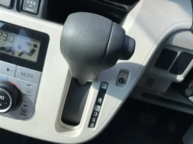 ダイハツ ムーヴ X 千葉県 2018(平30)年 1.5万km ホワイト 純正メモリナビ(NMZK-W68D)/　フルセグ/BT/DVD/CD/USB/ETC/シートヒーター(D席)/スマートキー/プッシュスタート/アイドリングストップ/ハロゲンヘッドライト/オートライト/フロアマット/サイドバイザー/電動格納ミラー