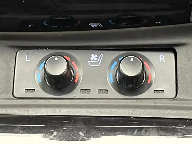 トヨタ ヴェルファイア Z Gエディション 愛知県 2018(平30)年 2.3万km ホワイトパールクリスタルシャイン 純正１０型ナビ　純正後席モニター　禁煙車　バックカメラ　三眼ＬＥＤライト　ＡＣ１００Ｖ電源　黒革　シートヒーター　エアシート　電動リアゲート　両側パワスラ　セーフティセンス　衝突軽減装置　追従クルコン
