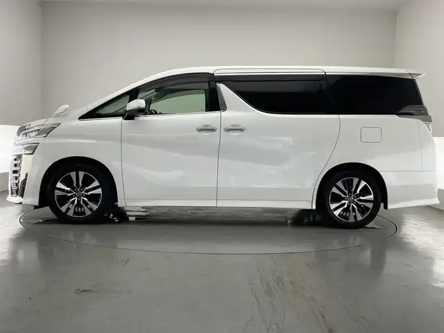 トヨタ ヴェルファイア Z Gエディション 愛知県 2018(平30)年 2.3万km ホワイトパールクリスタルシャイン 純正１０型ナビ　純正後席モニター　禁煙車　バックカメラ　三眼ＬＥＤライト　ＡＣ１００Ｖ電源　黒革　シートヒーター　エアシート　電動リアゲート　両側パワスラ　セーフティセンス　衝突軽減装置　追従クルコン