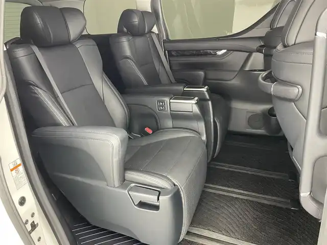 トヨタ ヴェルファイア Z Gエディション 愛知県 2018(平30)年 2.3万km ホワイトパールクリスタルシャイン 純正１０型ナビ　純正後席モニター　禁煙車　バックカメラ　三眼ＬＥＤライト　ＡＣ１００Ｖ電源　黒革　シートヒーター　エアシート　電動リアゲート　両側パワスラ　セーフティセンス　衝突軽減装置　追従クルコン