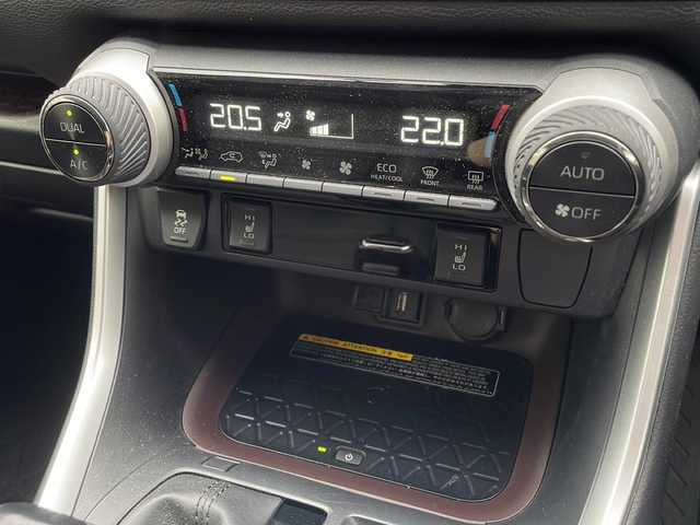 トヨタ ＲＡＶ４ G Zパッケージ 新潟県 2020(令2)年 5.1万km ホワイトパールクリスタルシャイン 純正ナビ/ワンオーナー　/デジタルインナーミラー　/パノラミックビューモニター　/パワーバックドア　/ビルトインＥＴＣ　/ブラインドスポットモニター　/レーダークルーズコントロール　/前後ドライブレコーダー/レザーシート/パワーシート/シートヒーター/ステアリングヒーター/純正フロアマット/純正AW１９インチ
