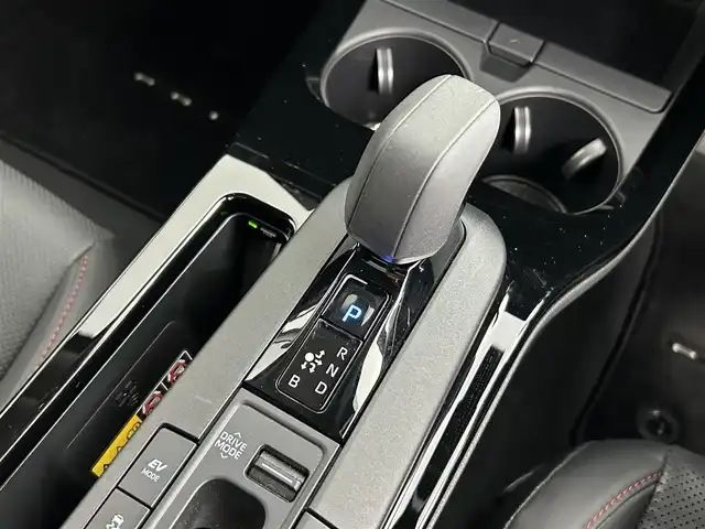 トヨタ プリウス Z 道央・札幌 2023(令5)年 0.4万km プラチナホワイトパールマイカ ・４WD/・寒冷地仕様/・パノラマルーフ/・12型ディスプレイオーディオ/・パノラミックビューモニター/・デジタルインナーミラー/・ワイヤレス充電/・ビルトインETC2.0/・トヨタセーフティセンス/・レーダークルーズコントロール/・オートハイビーム/・PCS/・PDA/・RCTA/・RCD/・PKSB/・RSA/・BSM/・パーキングアシスト/・レザーシート/・D席パワーシート/・前席シートヒーター/・前席シートベンチレーション/・パワーバックドア/・LEDヘッドライト/・フォグライト/・オートライト/・純正フロアマット