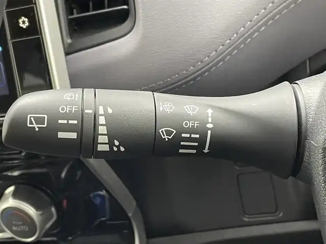 日産 セレナ e－パワー ハイウェイスター V 茨城県 2022(令4)年 1.6万km ブリリアントホワイトパール 2トーン 純正10型ナビ/全周囲カメラ/フルセグ/デジタルインナーミラー/プロパイロット/衝突被害軽減ブレーキ/車線逸脱抑制装置/オートマチックハイビーム/クリアランスソナー/BSI/両側電動スライドドア/ETC/ドラレコ/純正15インチAW/LEDヘッドライト/スマートキー