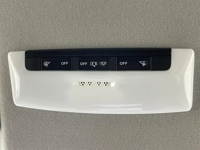 日産 セレナ e－パワー ハイウェイスター V 茨城県 2022(令4)年 1.6万km ブリリアントホワイトパール 2トーン 純正10型ナビ/全周囲カメラ/フルセグ/デジタルインナーミラー/プロパイロット/衝突被害軽減ブレーキ/車線逸脱抑制装置/オートマチックハイビーム/クリアランスソナー/BSI/両側電動スライドドア/ETC/ドラレコ/純正15インチAW/LEDヘッドライト/スマートキー