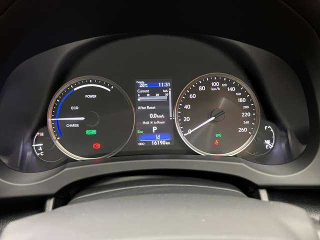 レクサス ＩＳ 300h バージョンL 千葉県 2022(令4)年 1.7万km ソニッククロム 後期型　/ムーンルーフ　/レーダークルーズ　/セミアニリン黒革　/３眼ＬＥＤヘッドライト　/ナビ　/ＴＶ　/３６０°　/Ｂｌｕｅｔｏｏｔｈ接続　/シートＨ　/エアーシート　/オートハイビーム　/セーフティシステム＋　/ＥＴＣ