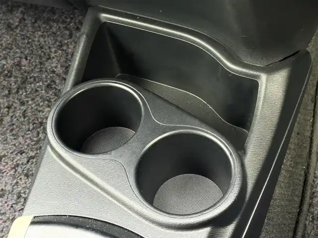 トヨタ アクア G 大分県 2014(平26)年 5万km ディープアメジストマイカメタリック ・ナビ(CD/BT/SD)/・バックカメラ/・ワンセグテレビ/・ETC/・ステアリングリモコン/・電格ミラー/・スマートキー/・プッシュスタートボタン/・フロアマット/・社外ホイール