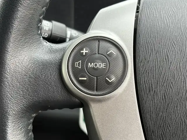 トヨタ アクア G 大分県 2014(平26)年 5万km ディープアメジストマイカメタリック ・ナビ(CD/BT/SD)/・バックカメラ/・ワンセグテレビ/・ETC/・ステアリングリモコン/・電格ミラー/・スマートキー/・プッシュスタートボタン/・フロアマット/・社外ホイール