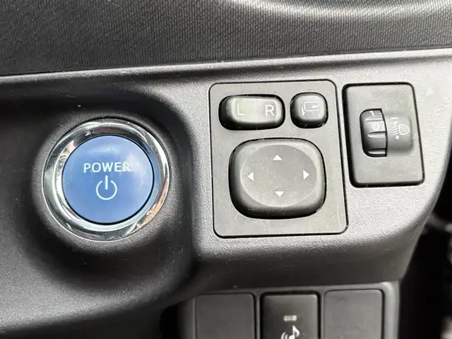 トヨタ アクア G 大分県 2014(平26)年 5万km ディープアメジストマイカメタリック ・ナビ(CD/BT/SD)/・バックカメラ/・ワンセグテレビ/・ETC/・ステアリングリモコン/・電格ミラー/・スマートキー/・プッシュスタートボタン/・フロアマット/・社外ホイール