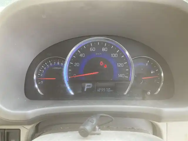 スズキ エブリィ ワゴン PZターボ 埼玉県 2019(令1)年 12.4万km パールホワイト (株)IDOMが運営する【じしゃロン鳩ヶ谷店】の自社ローン専用車両になりますこちらは現金またはオートローンご利用時の価格です。自社ローンご希望の方は別途その旨お申付け下さい/ターボ車/純正メモリナビ(品番:AVIC-RWS901)/フルセグTV/バックカメラ/プッシュスタート/左側パワースライドドア/右側イージークローザードア/ETC/純正HIDヘッドライト/社外13インチAW/衝突被害軽減システム/スマートキー/DVD再生機能付/ベンチシート