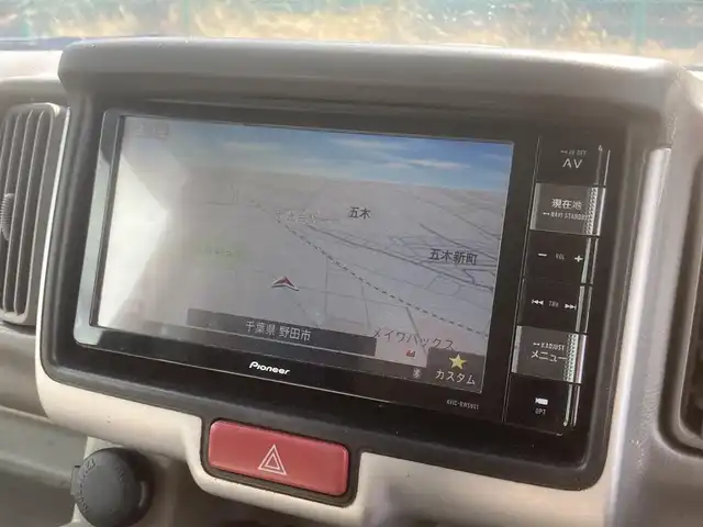 スズキ エブリィ ワゴン PZターボ 埼玉県 2019(令1)年 12.4万km パールホワイト (株)IDOMが運営する【じしゃロン鳩ヶ谷店】の自社ローン専用車両になりますこちらは現金またはオートローンご利用時の価格です。自社ローンご希望の方は別途その旨お申付け下さい/ターボ車/純正メモリナビ(品番:AVIC-RWS901)/フルセグTV/バックカメラ/プッシュスタート/左側パワースライドドア/右側イージークローザードア/ETC/純正HIDヘッドライト/社外13インチAW/衝突被害軽減システム/スマートキー/DVD再生機能付/ベンチシート