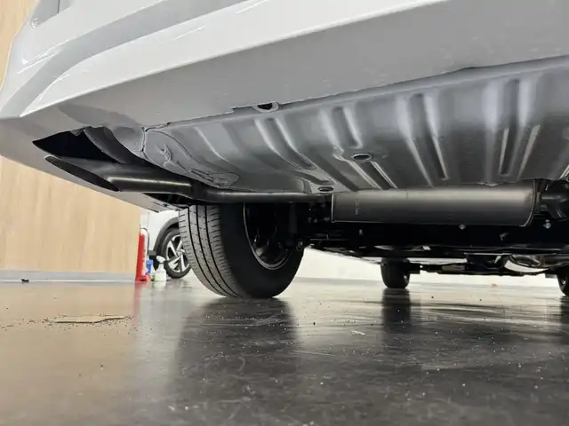 日産 セレナ e－パワー ハイウェイスター V 三重県 2025(令7)年 0.1千km プリズムホワイト 登録済未使用車/e-POWER/FF/インパネCVT/純正 12.3インチ Nissan Connectナビ/（AM/FM/USB/iPod/TV/Bluetooth/HDMI/CarPlay/AndroidAuto）/アラウンドビューモニター（移動物検知機能付）/両側ハンズフリーオートスライドドア/ドライブレコーダー前後*/ETC2.0*/安全/・プロパイロット（ナビリンク機能付）・緊急停止支援システム（SOSコール機能付）*/・エマージェンシーブレーキ/・衝突回避ステアリングアシスト/・LI（車線逸脱防止支援システム）＋LDW（車線逸脱警報）/・BSI（後側方衝突防止支援）＋BSW（後側方車両検知警報）/・RCTA（後退時車両検知警報）/・DA（ふらつき警報）/・踏み間違い衝突防止アシスト/・標識検知（進入禁止/最高速度/一時停止）/・フロント＆バックソナー/など/その他装備/・インテリジェントルームミラー*/・左右・後席独立オートエアコン/・オートライト、LEDヘッドライト、アダプティブLEDヘッドライト/・電動パーキングブレーキ＆ブレーキホールド/・USB充電ジャック（TYPE-Ax1、TYPE-Cx5）/・デュアルバックドア/・純正16inAW/・保/取/・スマートキーx2/など