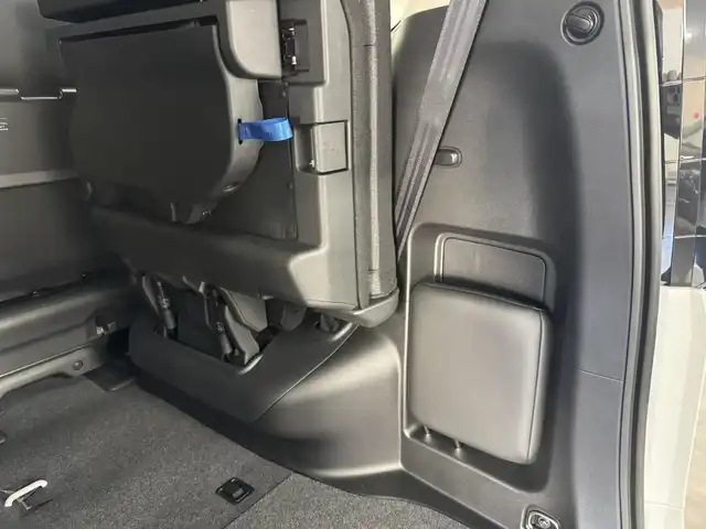 日産 セレナ e－パワー ハイウェイスター V 三重県 2025(令7)年 0.1千km プリズムホワイト 登録済未使用車/e-POWER/FF/インパネCVT/純正 12.3インチ Nissan Connectナビ/（AM/FM/USB/iPod/TV/Bluetooth/HDMI/CarPlay/AndroidAuto）/アラウンドビューモニター（移動物検知機能付）/両側ハンズフリーオートスライドドア/ドライブレコーダー前後*/ETC2.0*/安全/・プロパイロット（ナビリンク機能付）・緊急停止支援システム（SOSコール機能付）*/・エマージェンシーブレーキ/・衝突回避ステアリングアシスト/・LI（車線逸脱防止支援システム）＋LDW（車線逸脱警報）/・BSI（後側方衝突防止支援）＋BSW（後側方車両検知警報）/・RCTA（後退時車両検知警報）/・DA（ふらつき警報）/・踏み間違い衝突防止アシスト/・標識検知（進入禁止/最高速度/一時停止）/・フロント＆バックソナー/など/その他装備/・インテリジェントルームミラー*/・左右・後席独立オートエアコン/・オートライト、LEDヘッドライト、アダプティブLEDヘッドライト/・電動パーキングブレーキ＆ブレーキホールド/・USB充電ジャック（TYPE-Ax1、TYPE-Cx5）/・デュアルバックドア/・純正16inAW/・保/取/・スマートキーx2/など