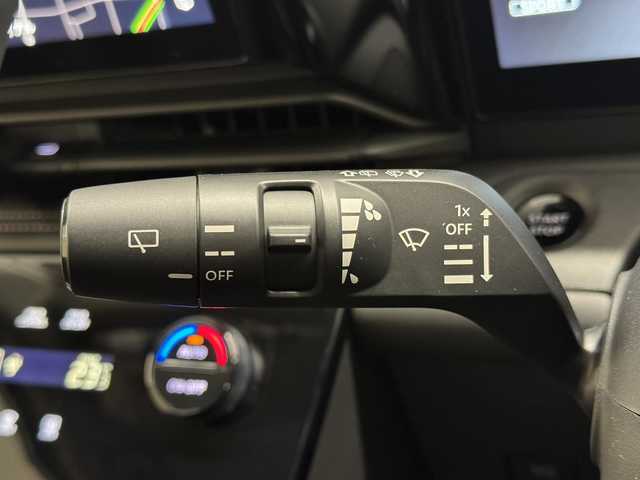 日産 セレナ e－パワー ハイウェイスター V 三重県 2025(令7)年 0.1千km プリズムホワイト 登録済未使用車/e-POWER/FF/インパネCVT/純正 12.3インチ Nissan Connectナビ/（AM/FM/USB/iPod/TV/Bluetooth/HDMI/CarPlay/AndroidAuto）/アラウンドビューモニター（移動物検知機能付）/両側ハンズフリーオートスライドドア/ドライブレコーダー前後*/ETC2.0*/安全/・プロパイロット（ナビリンク機能付）・緊急停止支援システム（SOSコール機能付）*/・エマージェンシーブレーキ/・衝突回避ステアリングアシスト/・LI（車線逸脱防止支援システム）＋LDW（車線逸脱警報）/・BSI（後側方衝突防止支援）＋BSW（後側方車両検知警報）/・RCTA（後退時車両検知警報）/・DA（ふらつき警報）/・踏み間違い衝突防止アシスト/・標識検知（進入禁止/最高速度/一時停止）/・フロント＆バックソナー/など/その他装備/・インテリジェントルームミラー*/・左右・後席独立オートエアコン/・オートライト、LEDヘッドライト、アダプティブLEDヘッドライト/・電動パーキングブレーキ＆ブレーキホールド/・USB充電ジャック（TYPE-Ax1、TYPE-Cx5）/・デュアルバックドア/・純正16inAW/・保/取/・スマートキーx2/など