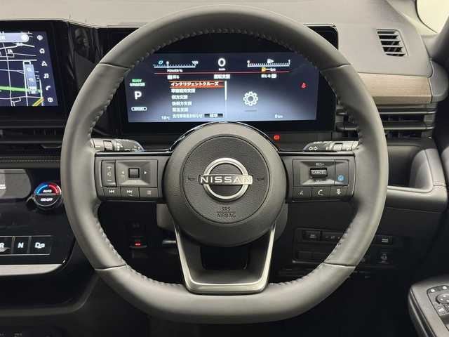 日産 セレナ e－パワー ハイウェイスター V 三重県 2025(令7)年 0.1千km プリズムホワイト 登録済未使用車/e-POWER/FF/インパネCVT/純正 12.3インチ Nissan Connectナビ/（AM/FM/USB/iPod/TV/Bluetooth/HDMI/CarPlay/AndroidAuto）/アラウンドビューモニター（移動物検知機能付）/両側ハンズフリーオートスライドドア/ドライブレコーダー前後*/ETC2.0*/安全/・プロパイロット（ナビリンク機能付）・緊急停止支援システム（SOSコール機能付）*/・エマージェンシーブレーキ/・衝突回避ステアリングアシスト/・LI（車線逸脱防止支援システム）＋LDW（車線逸脱警報）/・BSI（後側方衝突防止支援）＋BSW（後側方車両検知警報）/・RCTA（後退時車両検知警報）/・DA（ふらつき警報）/・踏み間違い衝突防止アシスト/・標識検知（進入禁止/最高速度/一時停止）/・フロント＆バックソナー/など/その他装備/・インテリジェントルームミラー*/・左右・後席独立オートエアコン/・オートライト、LEDヘッドライト、アダプティブLEDヘッドライト/・電動パーキングブレーキ＆ブレーキホールド/・USB充電ジャック（TYPE-Ax1、TYPE-Cx5）/・デュアルバックドア/・純正16inAW/・保/取/・スマートキーx2/など